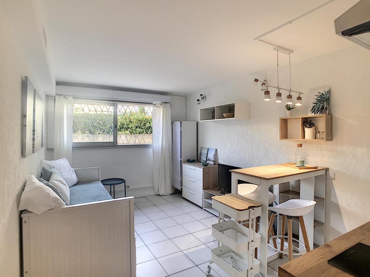 Golfe Juan Studio Dans Residence Avec Piscine Валорис Екстериор снимка