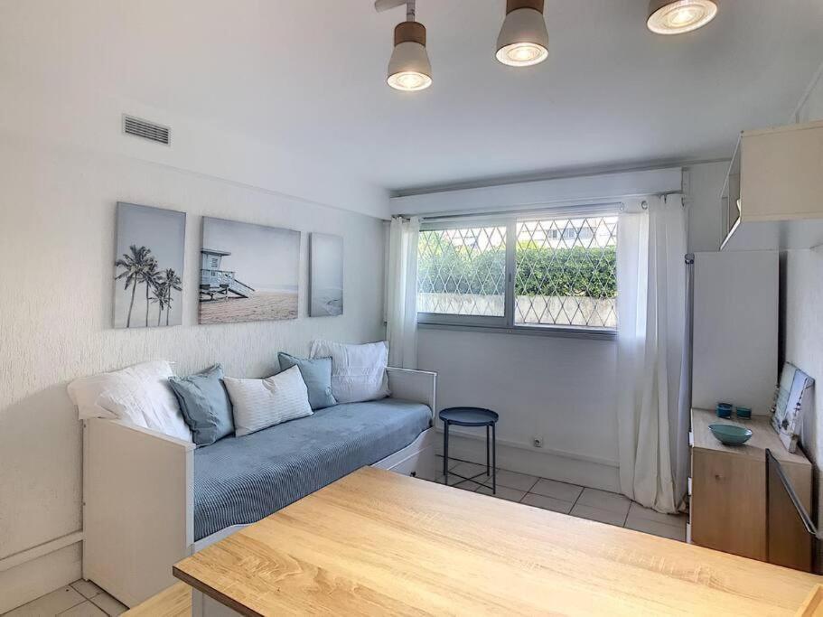 Golfe Juan Studio Dans Residence Avec Piscine Валорис Екстериор снимка